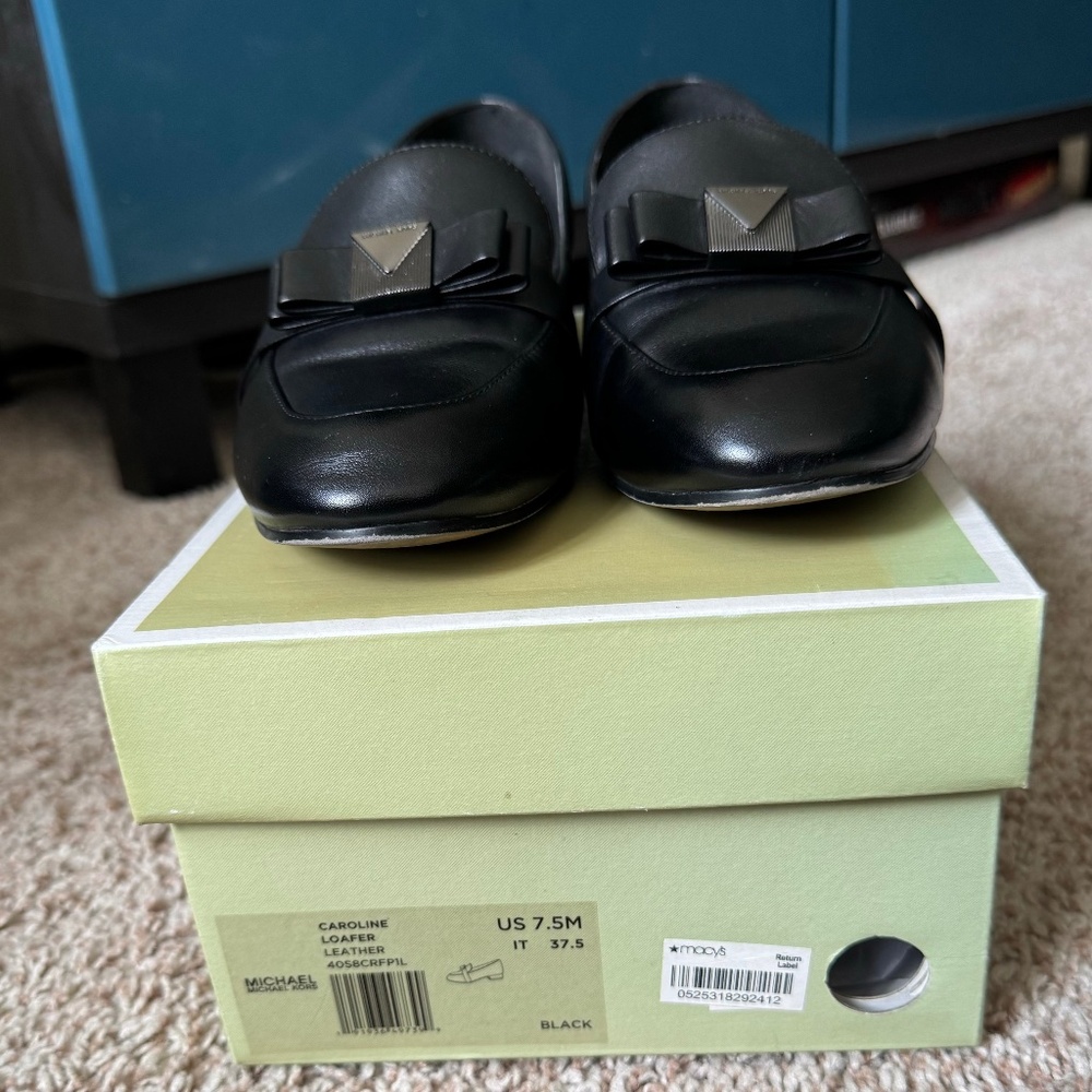 MICHAEL Michael Kors CAROLINE Leather Loafers w/Logo Imprint Bow Vamp = US7.5
